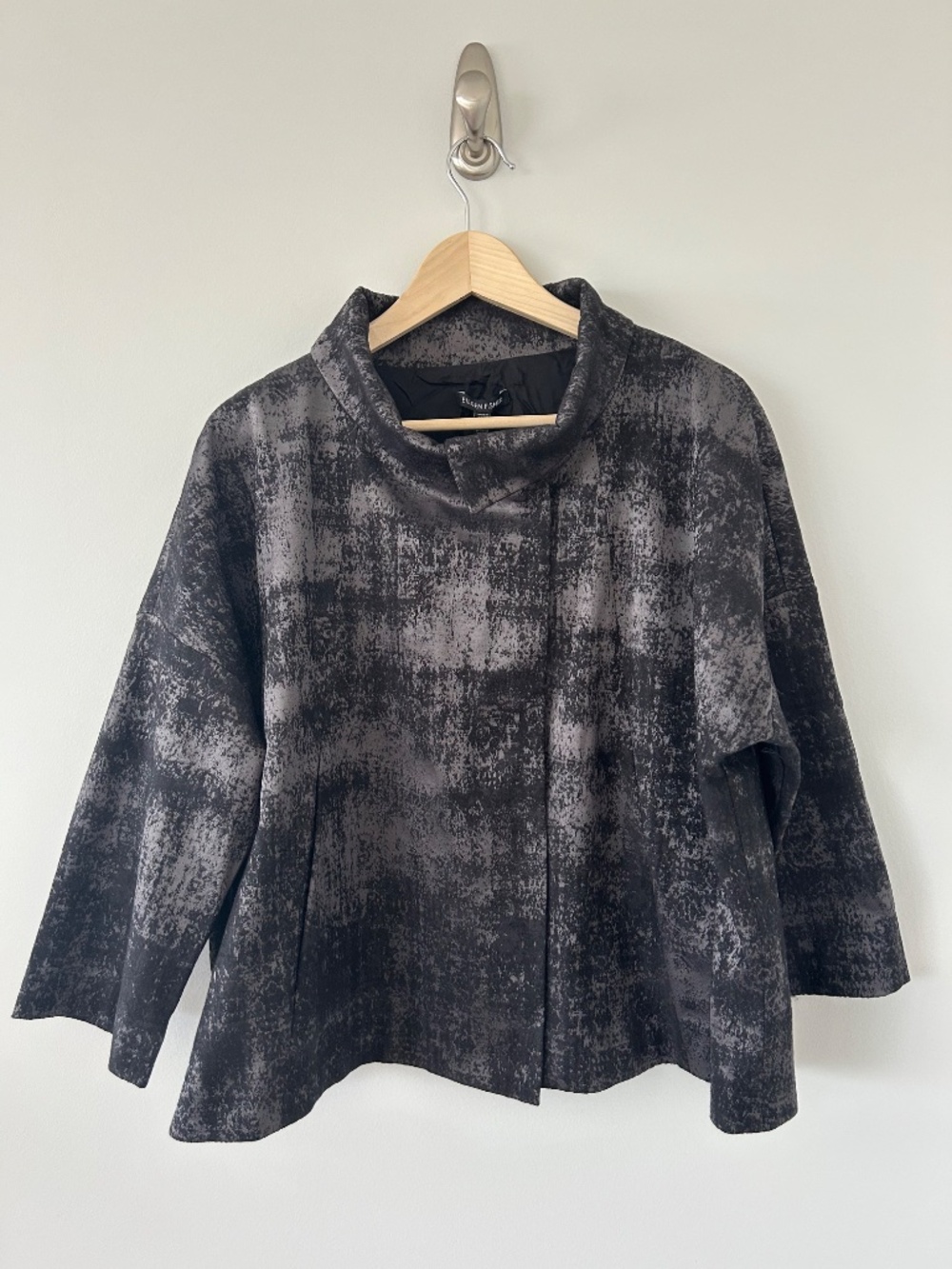 NWT Eileen Fisher Grandeur Jacquard High Collar Jack in Charcoal Sz Small - Picture 2 of 5